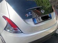 Usata Lancia Ypsilon 69 CV (50 kW) 2012 Grigio Utilitaria