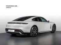 Usata Porsche Taycan 141 kW (193 CV) 2021 Bianco carrara metallizzato Berlina