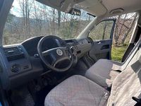 Begagnad VW Caravelle 131 HK (96 kW) 2006 Blå Van
