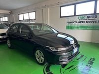 Usata VW Golf VIII Life 116 CV (85 kW) 2025 Nero Berlina