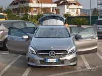 Usata Mercedes A180 109 CV (80 kW) 2017 Grigio Utilitaria