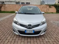 Brugt Toyota Yaris Lounge 90 HK (66 kW) 2013 Grå Hatchback