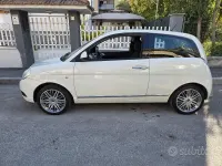 Usata Lancia Ypsilon 60 CV (44 kW) 2010 Bianco Utilitaria