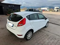 Usata Ford Fiesta 68 CV (50 kW) 2011 Bianco Berlina