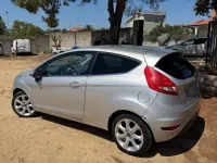 Usata Ford Fiesta Titanium 70 CV (51 kW) 2011 Argento Coupé