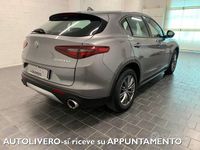 Usata Alfa Romeo Stelvio Executive 210 CV (154 kW) 2017 Grigio SUV