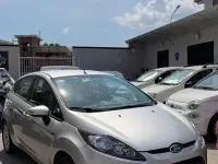 Usata Ford Fiesta Titanium 70 CV (51 kW) 2012 Grigio Berlina