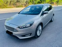 Usata Ford Focus Titanium 120 CV (88 kW) 2016 Oro Station wagon