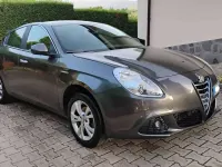 Usata Alfa Romeo Giulietta Distinctive 105 CV (77 kW) 2013 Marrone Utilitaria