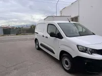 Käytetty Peugeot Partner Premium 99 HP (72 kW) 2019 Valkoinen Tila-auto