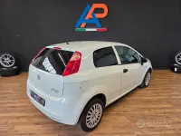 Usata Fiat Grande Punto S 75 CV (55 kW) 2012 Bianco Utilitaria