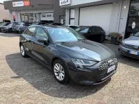 Usado Audi A3 Business 110 CV (80 kW) 2022 Gris Berlina