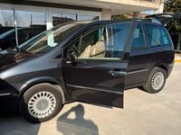 Usata Lancia Phedra 128 CV (94 kW) 2004 Grigio Monovolume