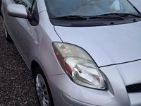 Usata Toyota Yaris Sol 90 CV (66 kW) 2010 Grigio Utilitaria