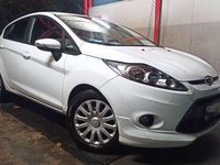Usata Ford Fiesta 95 CV (69 kW) 2009 Bianco Berlina