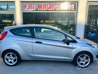 Usata Ford Fiesta 95 CV (69 kW) 2015 Argento Utilitaria