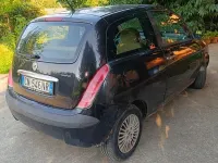 Usata Lancia Ypsilon 80 CV (58 kW) 2004 Nero Utilitaria