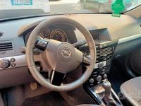 Usata Opel Astra 101 CV (74 kW) 2008 Grigio