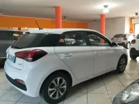 Begagnad Hyundai i20 73 HK (53 kW) 2019 Vit Halvkombi