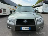 Usata Subaru Forester 158 CV (116 kW) 2006 Verde SUV