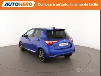 Usata Toyota Yaris Hybrid Style 73 CV (53 kW) 2017 Bluazzurro Berlina
