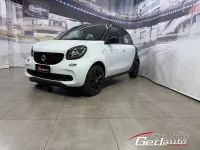 Begagnad Smart ForFour Passion 71 HK (52 kW) 2019 Vit Halvkombi