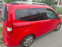 Usata Ford Tourneo Courier 75 CV (55 kW) 2017 Rosso Monovolume