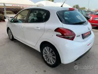 Usata Peugeot 208 Allure 82 CV (60 kW) 2018 Bianco Utilitaria