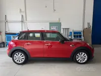 Usata Mini ONE 102 CV (75 kW) 2016 Rosso Utilitaria
