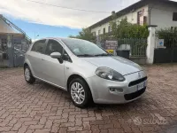 Usata Fiat Punto Lounge 77 CV (56 kW) 2012 Grigio Utilitaria