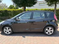 Usata Renault Scénic III Luxe 110 CV (80 kW) 2010 Nero Monovolume