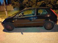 Begagnad Ford Fiesta 75 HK (55 kW) 2003 Svart Halvkombi