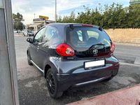 Usata Toyota Aygo 68 CV (50 kW) 2005 Grigio Utilitaria