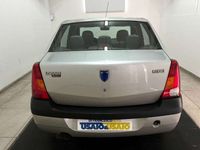 Usata Dacia Logan Lauréate 70 CV (51 kW) 2006 Grigio metallizzato Berlina