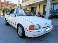 Usata Ford Escort Cabriolet 102 CV (75 kW) 1988 Bianco Cabrio