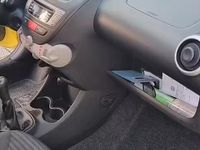 Usata Peugeot 107 68 CV (50 kW) 2012 Giallo Utilitaria