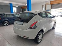 Usata Lancia Ypsilon 69 CV (50 kW) 2017 Bianco Utilitaria