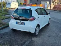 Usata Toyota Aygo 68 CV (50 kW) 2013 Bianco Utilitaria