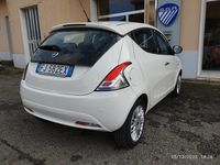 Usata Lancia Ypsilon Gold 95 CV (69 kW) 2017 Bianco Utilitaria