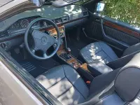 Usata Mercedes E200 136 CV (100 kW) 1994 Argento Cabrio