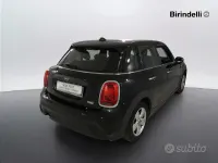 Usata Mini ONE Essential 102 CV (75 kW) 2021 Midnight black metallizzato Utilitaria