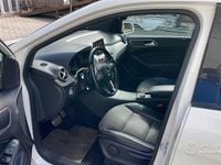 Usata Mercedes B200 Premium 156 CV (114 kW) 2012 Bianco Monovolume