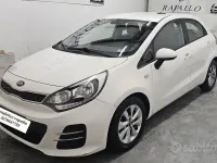 Usata Kia Rio Active 85 CV (62 kW) 2016 Bianco Utilitaria