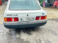 Usata Ford Escort Ghia 73 CV (53 kW) 1989 Bianco Berlina