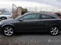 Usata Opel Astra GTC Cosmo 110 CV (80 kW) 2010 Grigio Berlina