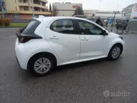 Usata Toyota Yaris Active 72 CV (52 kW) 2022 Bianco Utilitaria