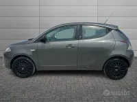 Usata Lancia Ypsilon 69 CV (50 kW) 2015 Grigio Utilitaria