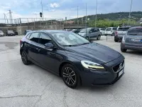Usata Volvo V40 R-Design 120 CV (88 kW) 2019 Blu Berlina
