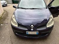 Usata Renault Clio II 85 CV (62 kW) 2007 Blu Berlina