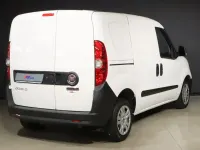 Usata Fiat Doblò 105 CV (77 kW) 2022 Bianco Monovolume